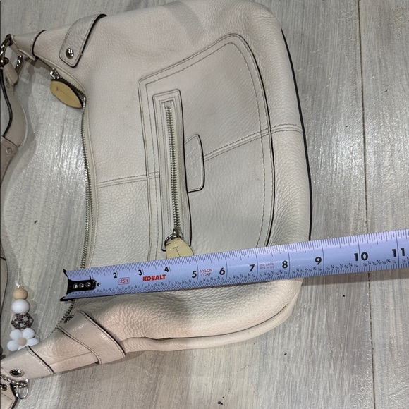 Coach Off-White Leather Shoulder Bag - Picture 12 of 14